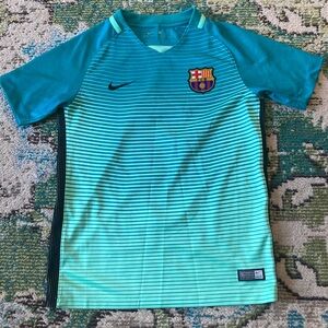 Barcelona FC Suarez Kids medium jersey kit